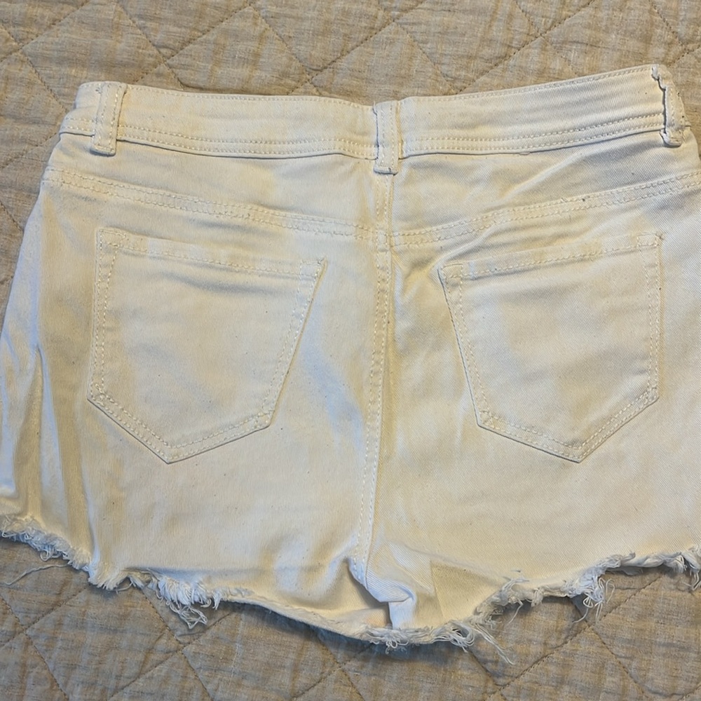 White denim lace shorts - Picture 3 of 5